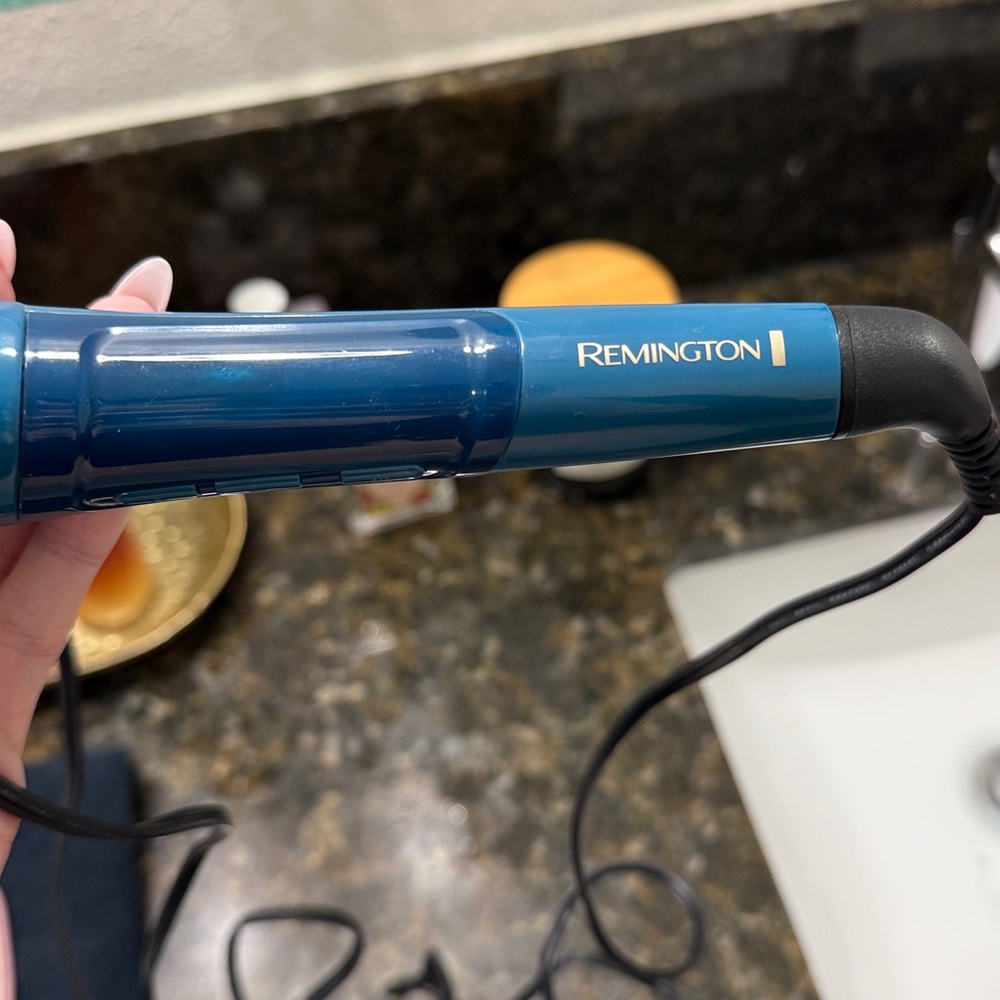 Remington Hair Curler - Picture 3 of 6
